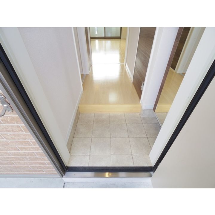 Le nord E202の玄関