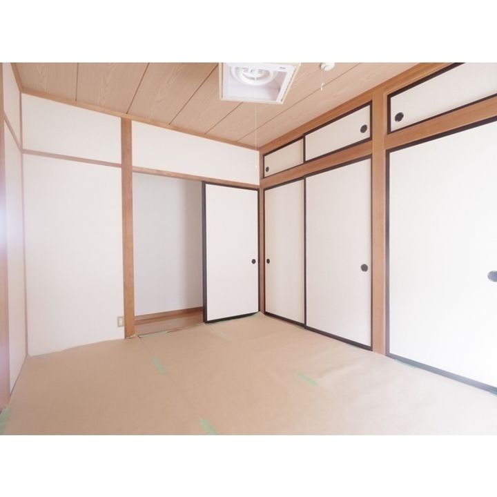 クワバラニューハイツ103の居間