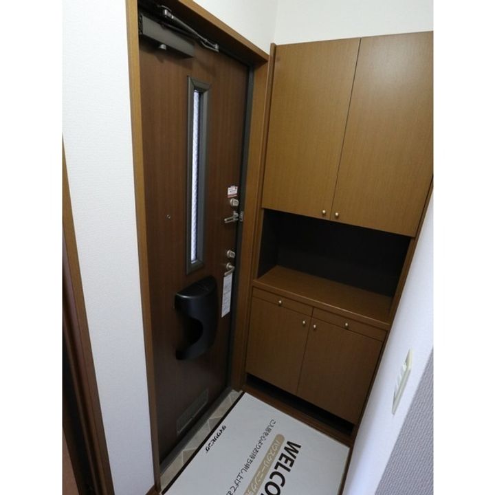 ベイリーフ201の玄関