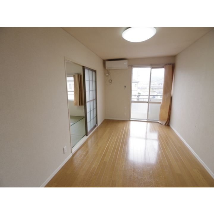 ベルメゾンK N棟205の居間