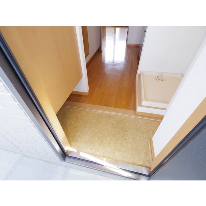 Maison West205の玄関