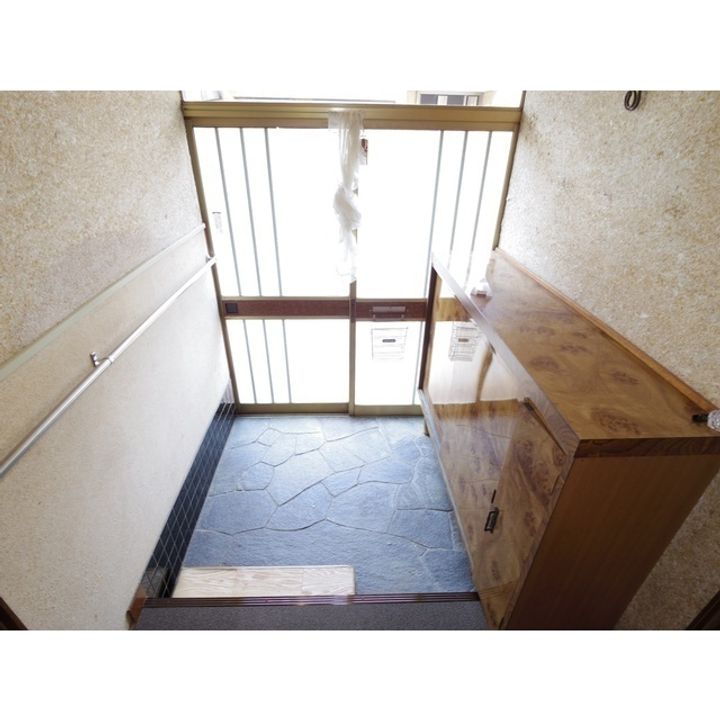 長野県塩尻市塩尻町(一戸建)の賃貸物件の玄関