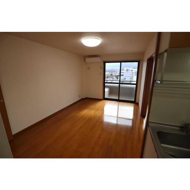 パーチェ長峰203の居間