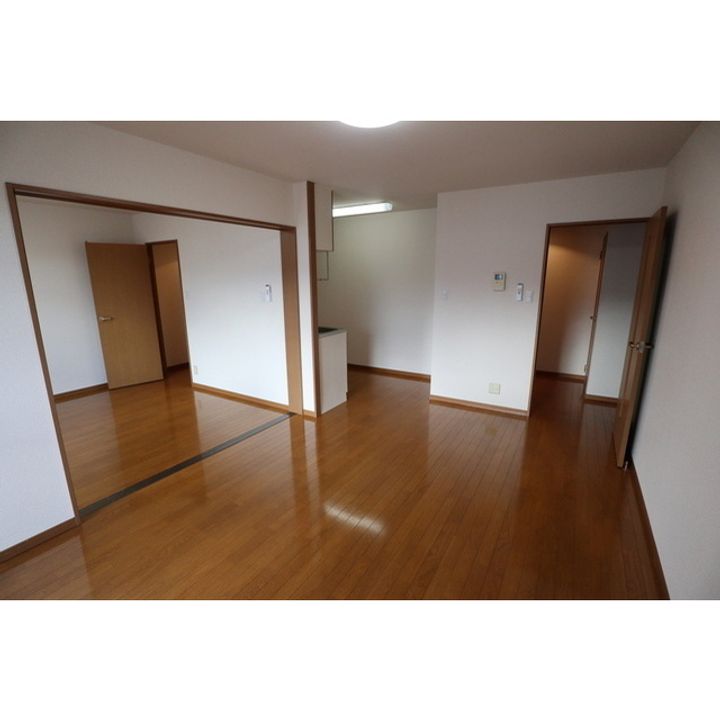 パーチェ長峰203の居間