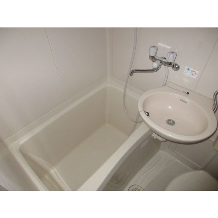 サルヴァトーレ208の風呂