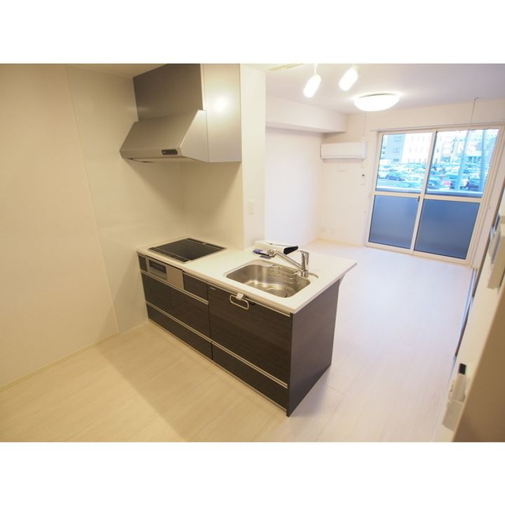 コンフォーティア白板『D-room』204のキッチン