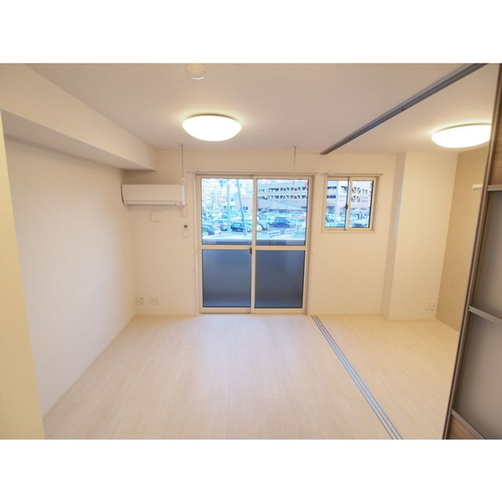 コンフォーティア白板『D-room』204の居間