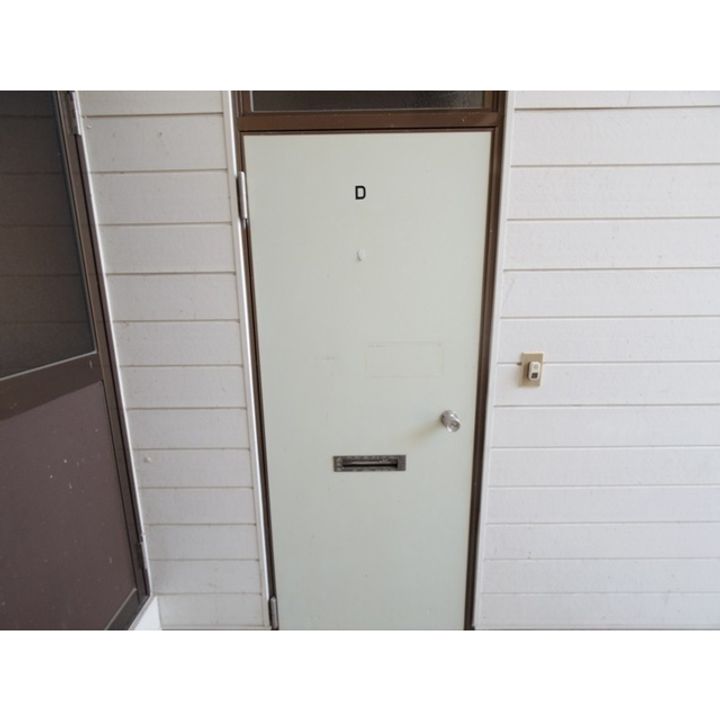 松代ハイツAの玄関