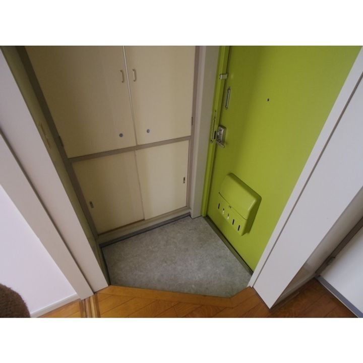 ビレッジハウス岩村田1号棟401の玄関