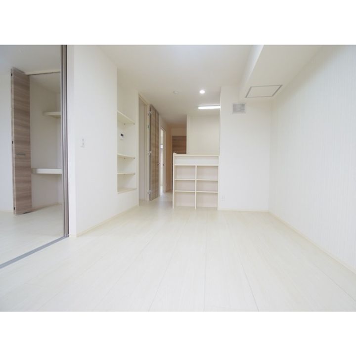 エステート中島 南館の居間