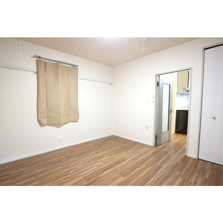 フレグランス 西林 B棟の内装