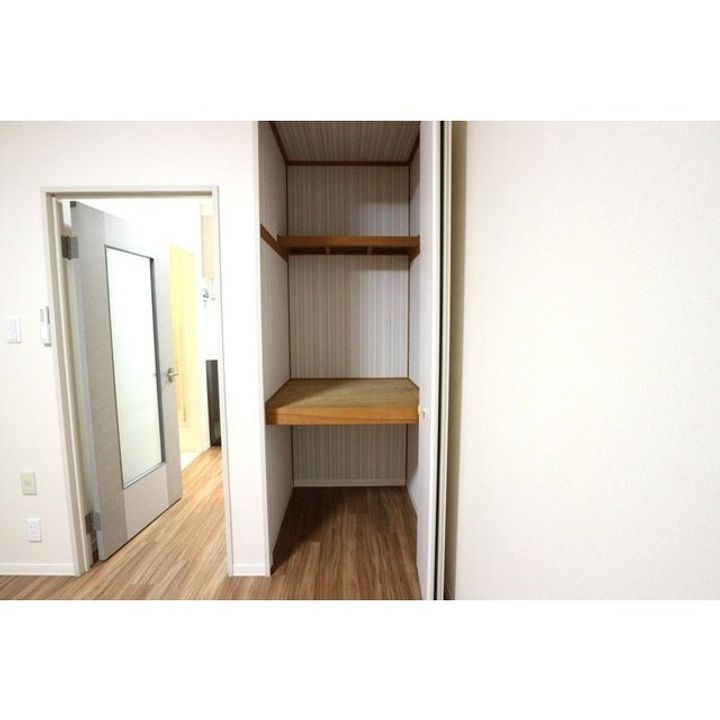 フレグランス 西林 B棟の内装