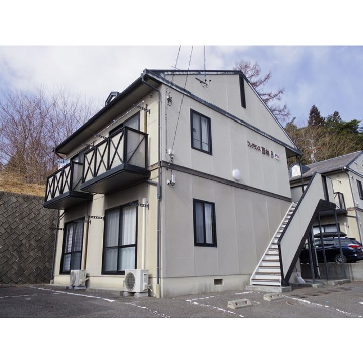 フレグランス 西林 B棟の外観