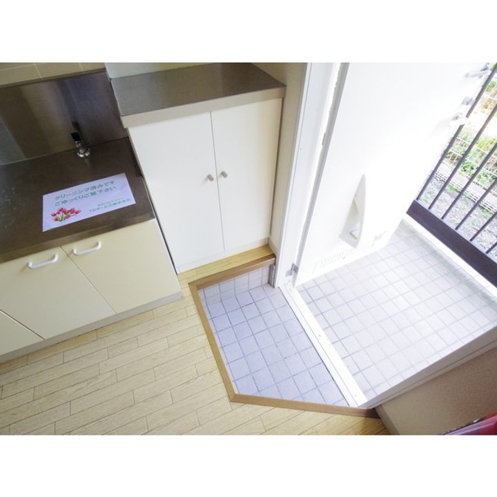 スカイロード103の玄関