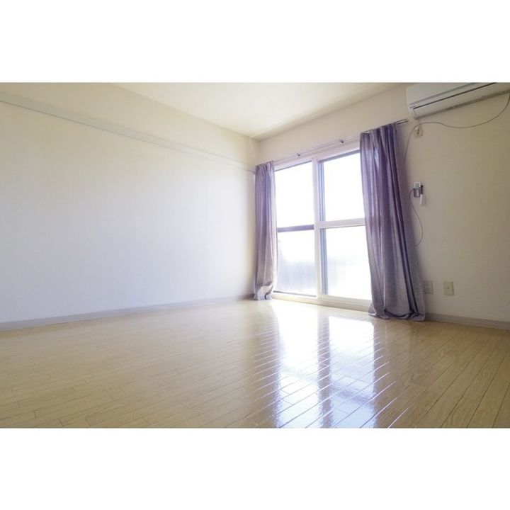 スカイロード103の居間