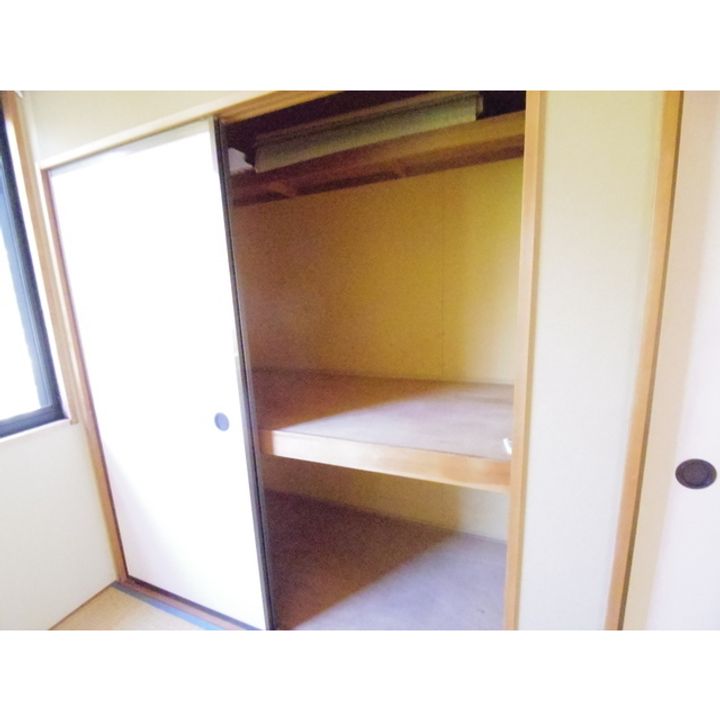 ジュネス宮島 C棟202の内装