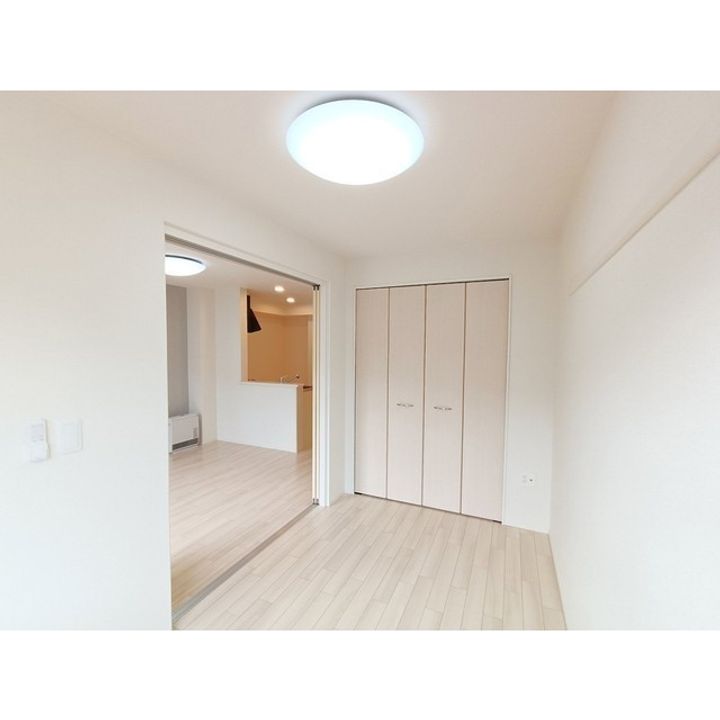 トレアティック島内103の内装