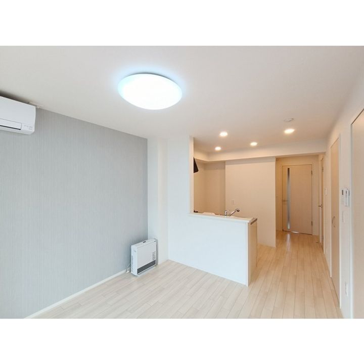 トレアティック島内103の居間
