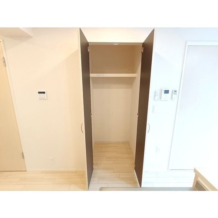 トレアティック島内103の内装