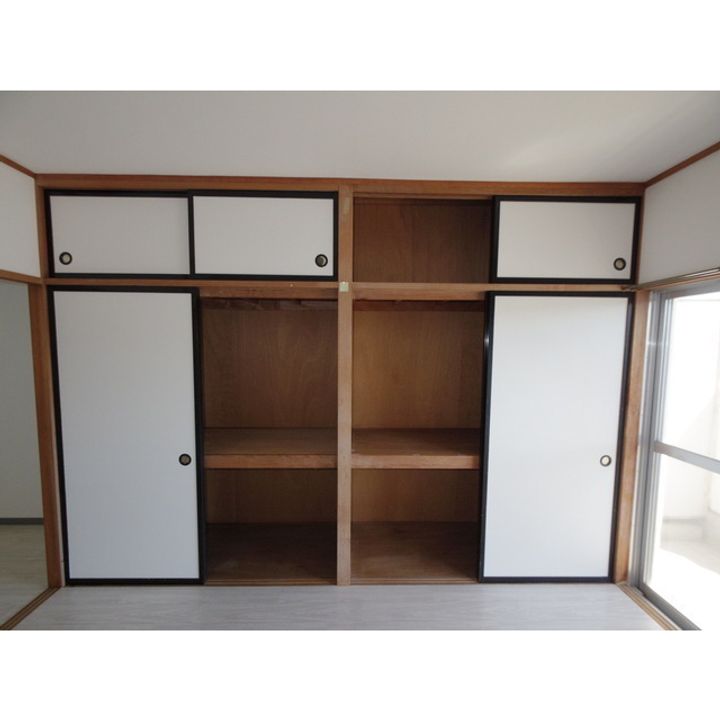 コア伊那北502の内装