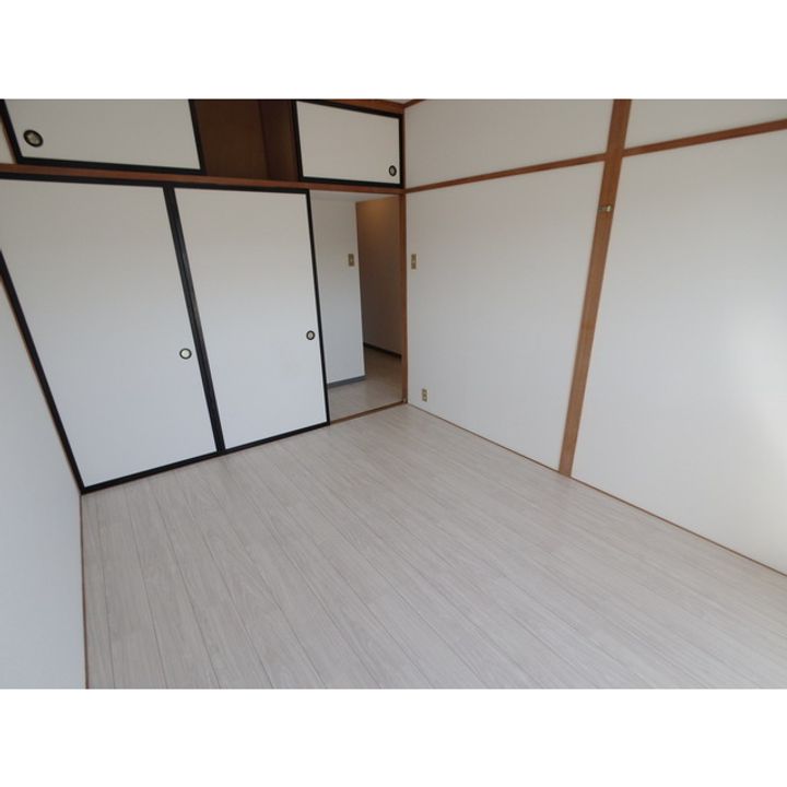 コア伊那北502の内装