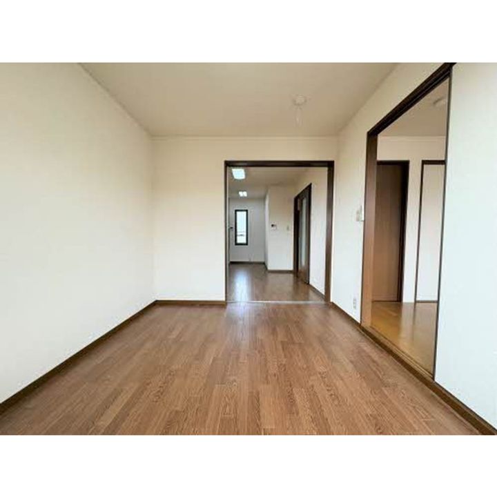 バリュージュ若宮103の内装