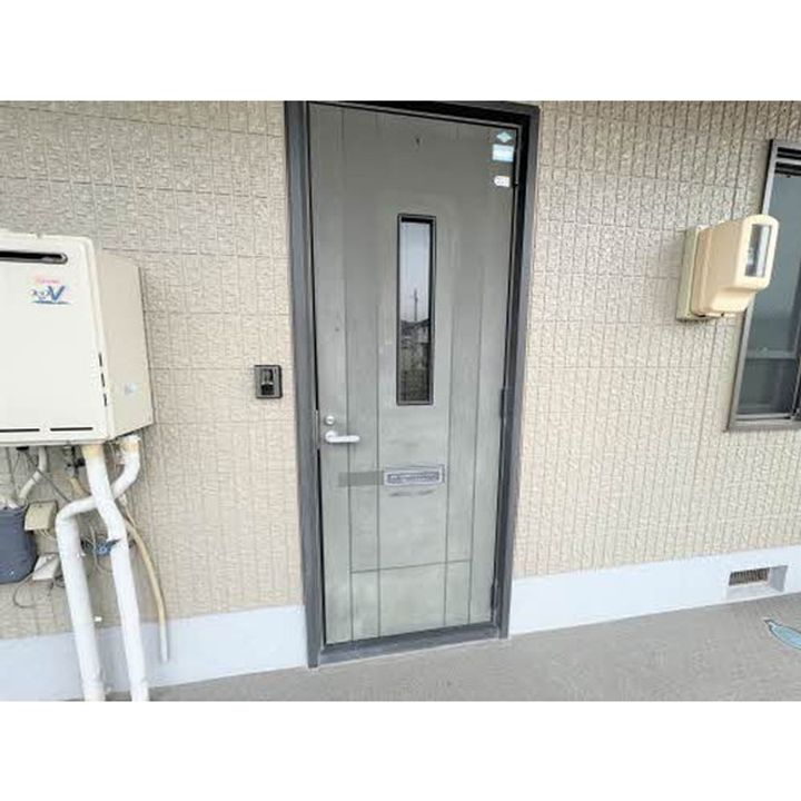 バリュージュ若宮103の玄関
