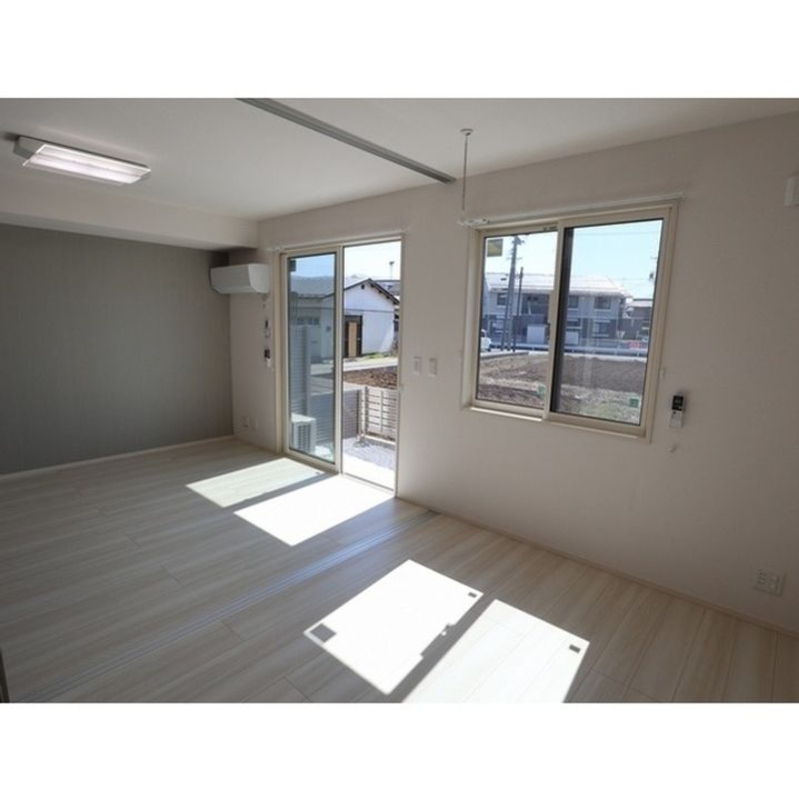 ウッドランド A棟の居間