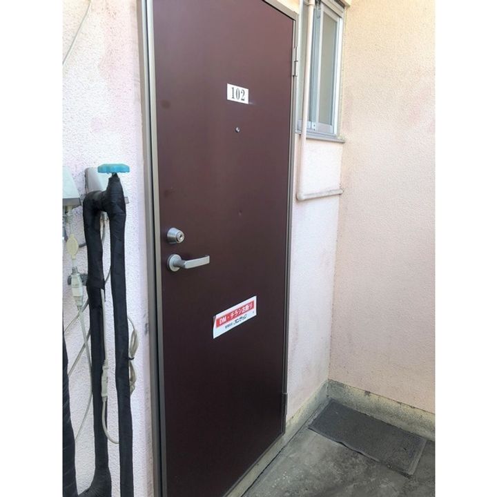 コーポ美坂102の玄関