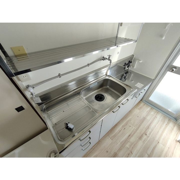 ビレッジハウス川岸 2号棟204のキッチン