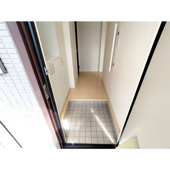 メゾン クラヴィエ C102の玄関