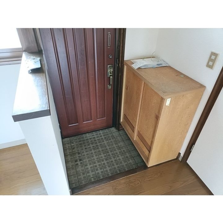 ホワイトレジデンスM2minamiの玄関