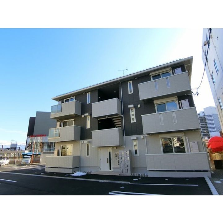 グランスクエア Ⅱ番館102の外観