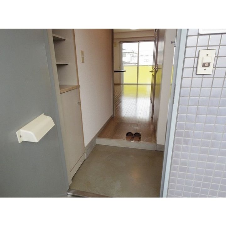 メゾンPax301の玄関