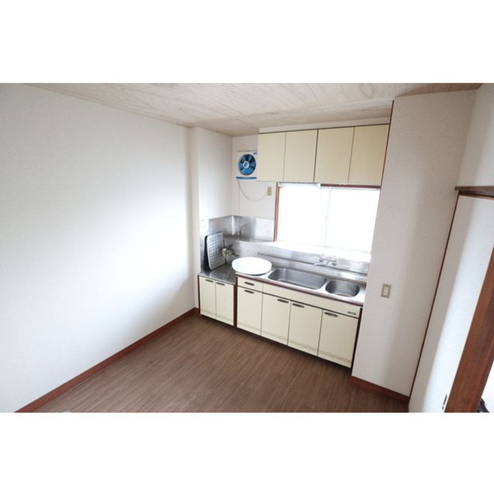 カネトハイツ201の居間