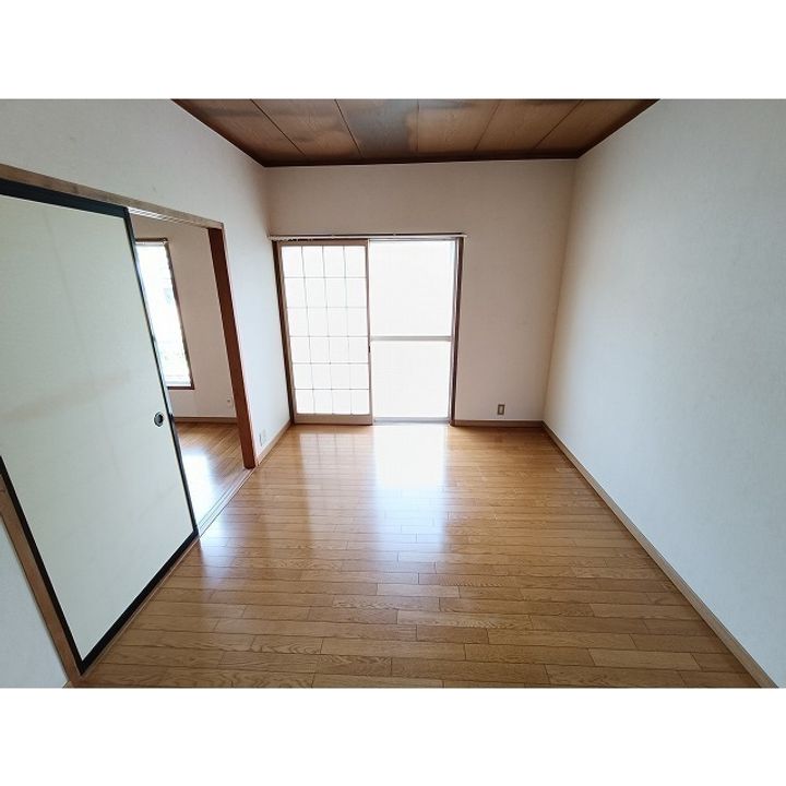 林ハイツ203の居間