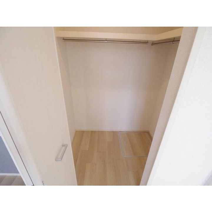 コンフォーティア小諸 C棟103の内装