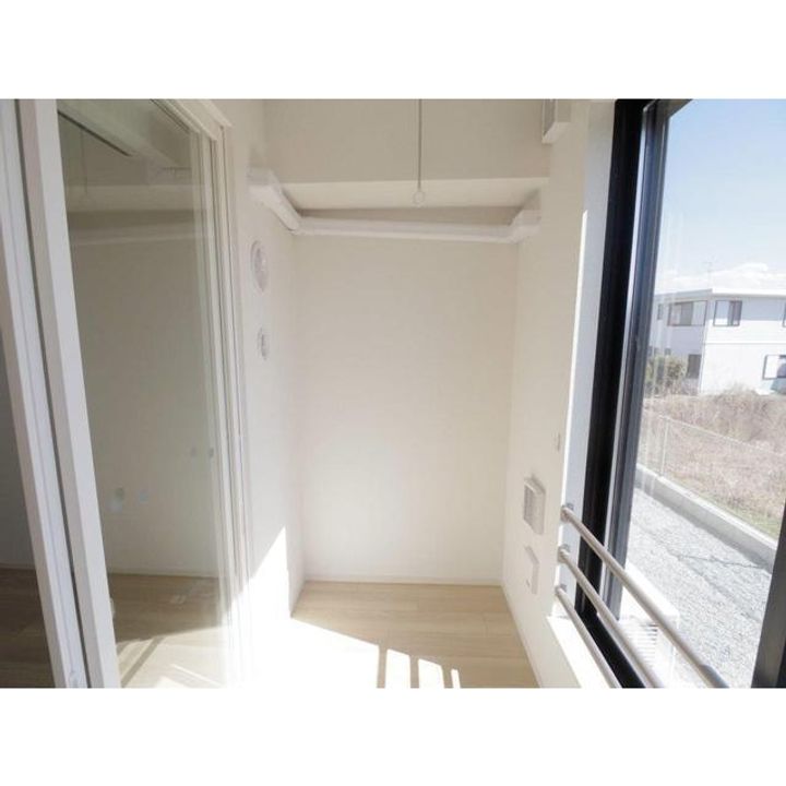 コンフォーティア小諸 C棟103の内装