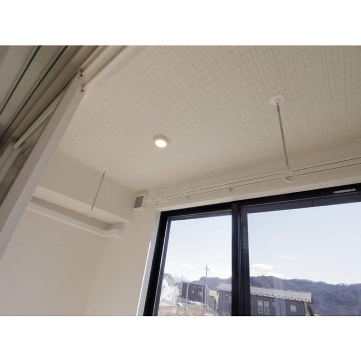 コンフォーティア小諸 C棟103の内装