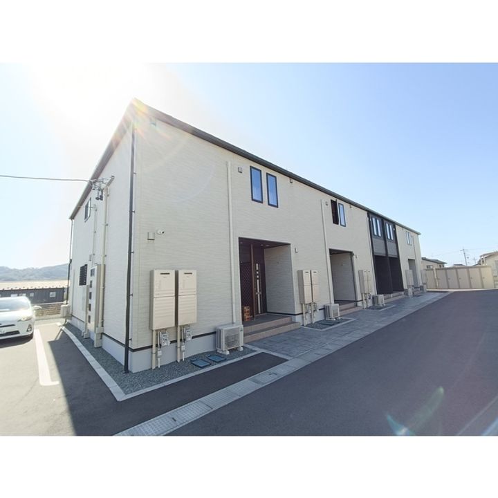 コンフォーティア小諸 C棟103の外観