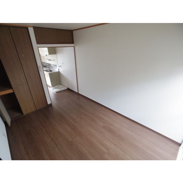 ハイツアルプス103の居間