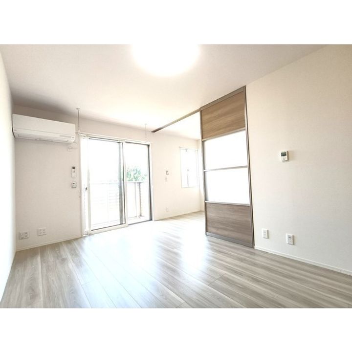 ベルコリーヌ783 D棟101の居間