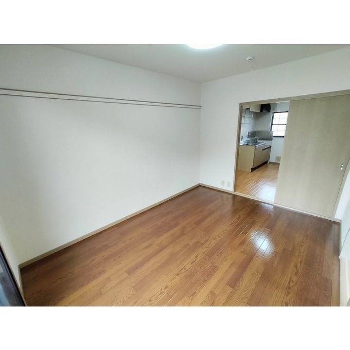 シャルマン(上松4丁目)102の居間