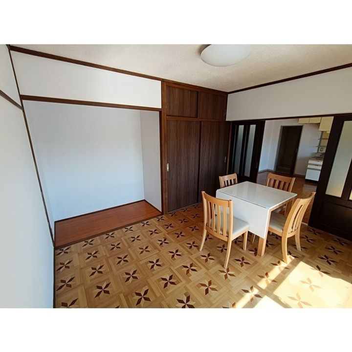 サンライト高田301の居間