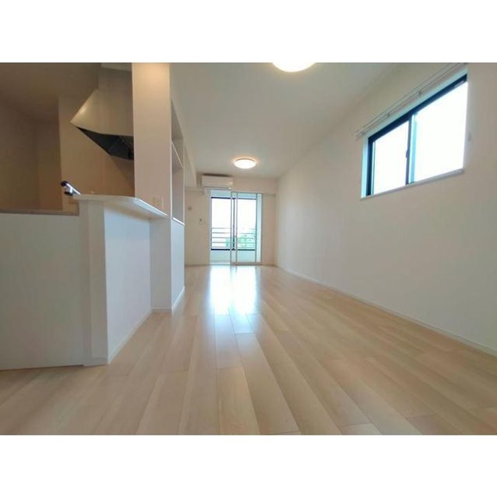 ヴィ・メゾン西軽井沢C201の居間