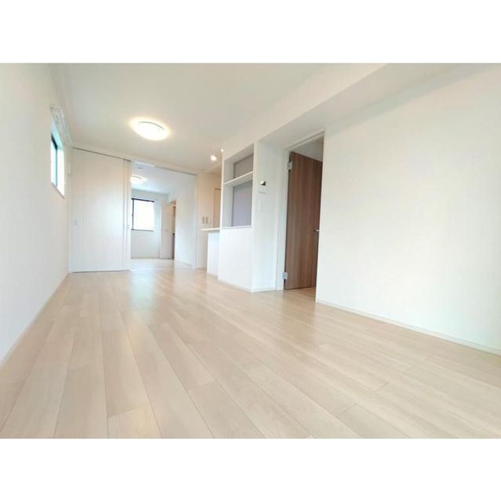 ヴィ・メゾン西軽井沢C201の居間