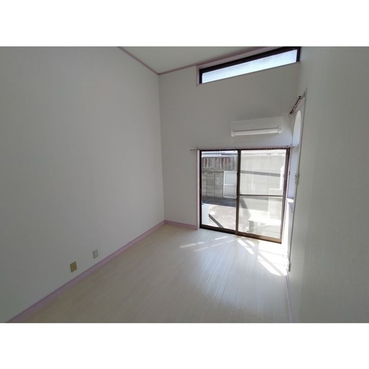 フラワーハイツ103の居間