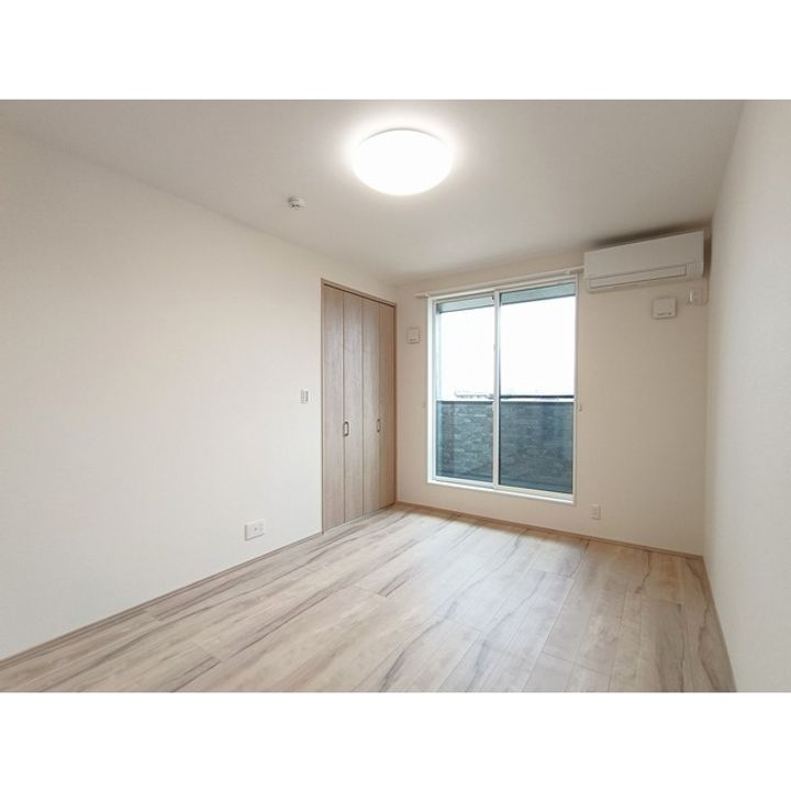 グランメゾン山﨑Ⅱ203の居間