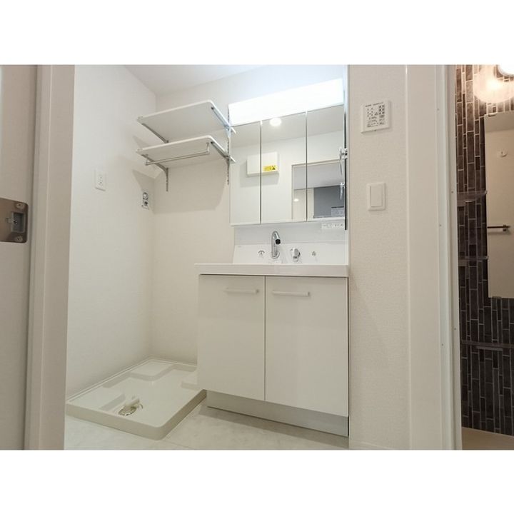 ネオ・アコールのその他画像