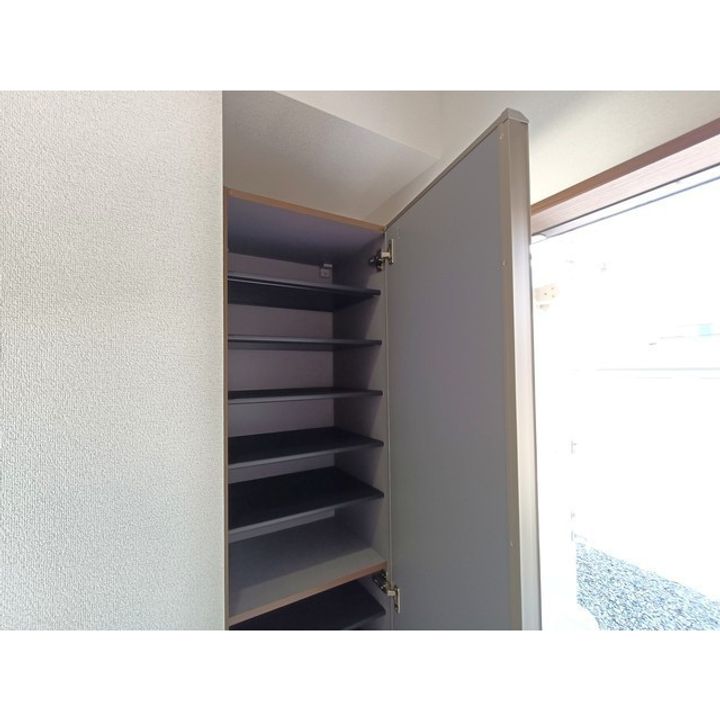 ラフィネ新井の玄関